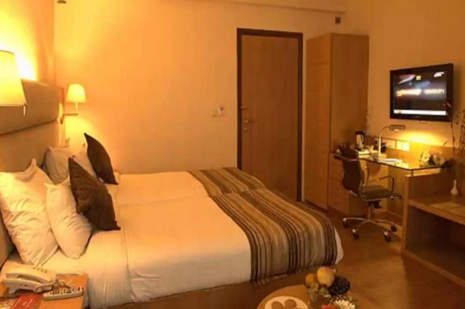 The Manor Bareilly By Leisure Hotels Exterior foto